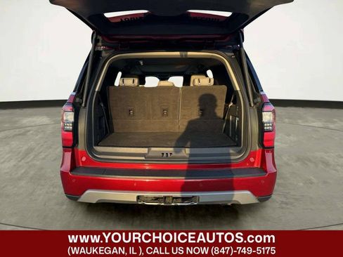 Used 2019 Ford Expedition Limited w/ Equipment Group 301A AWD/4WD image 18