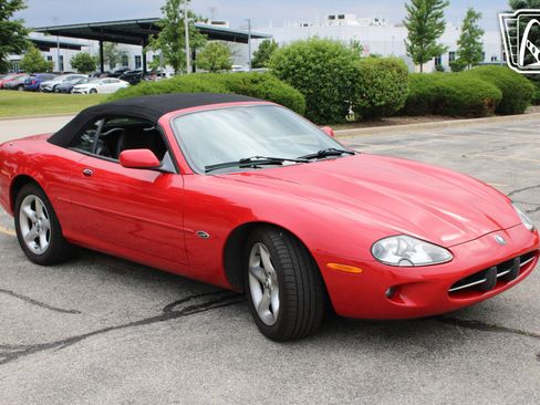 Used 2000 Jaguar XK8 Convertible RWD image 7