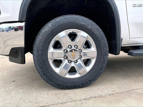 Used 2021 Chevrolet Silverado 2500 LTZ w/ LTZ Premium Package AWD/4WD image 2