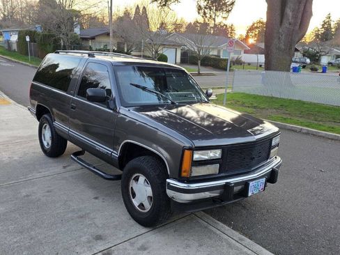 Used 1992 GMC Yukon 4WD 2-Door image 3
