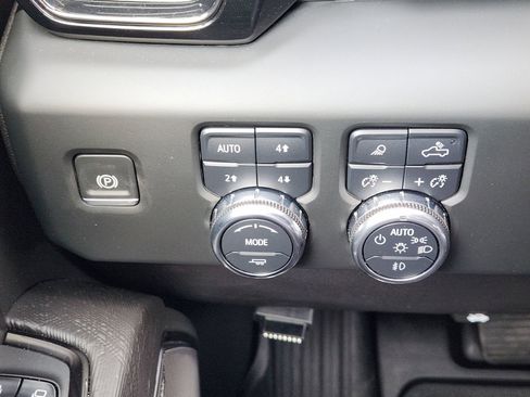 Certified 2024 GMC Sierra 2500 AT4X image 26