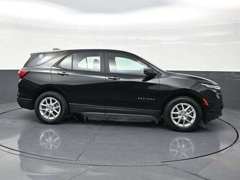 Used 2024 Chevrolet Equinox LS w/ Driver Confidence II Package FWD image 6
