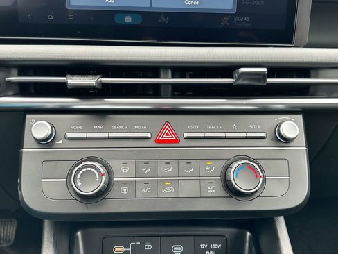 Certified 2025 Hyundai Tucson SE image 36