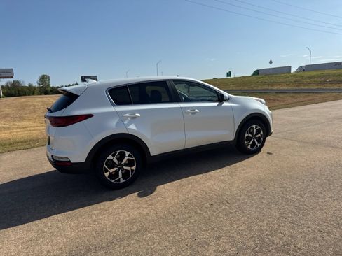 Used 2022 Kia Sportage LX FWD image 16