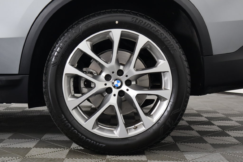Certified 2024 BMW X5 sDrive40i w/ Premium Package RWD image 16