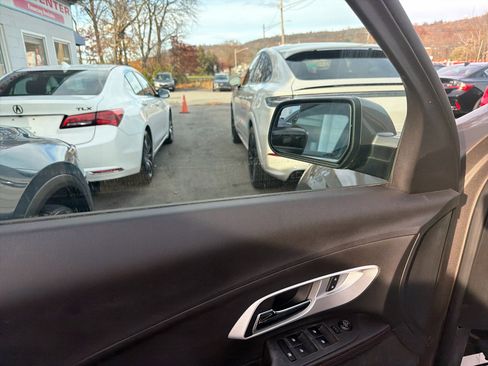 Used 2012 Chevrolet Equinox LT image 17