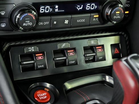 Used 2020 Nissan GT-R NISMO AWD/4WD image 33