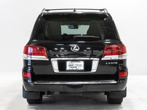 Used 2015 Lexus LX 570 4WD w/ Luxury Package image 34