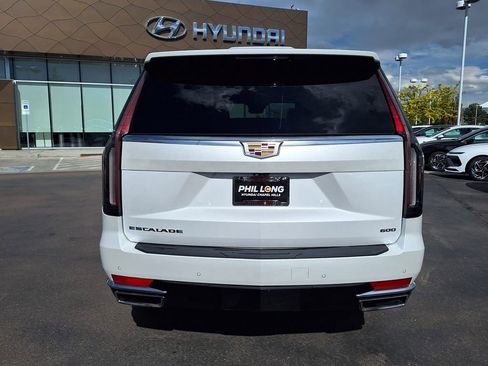 Used 2023 Cadillac Escalade ESV Premium Luxury AWD/4WD image 4