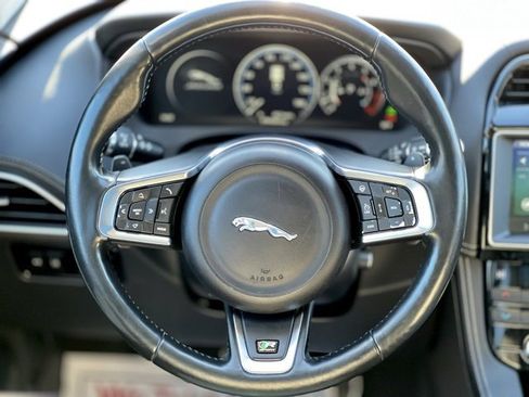 Used 2017 Jaguar F-PACE R-Sport image 33