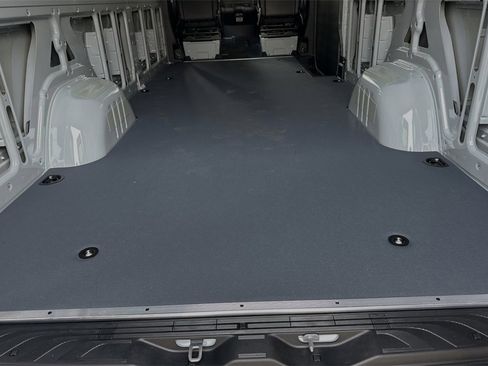 Used 2024 Mercedes-Benz Sprinter 2500 image 15