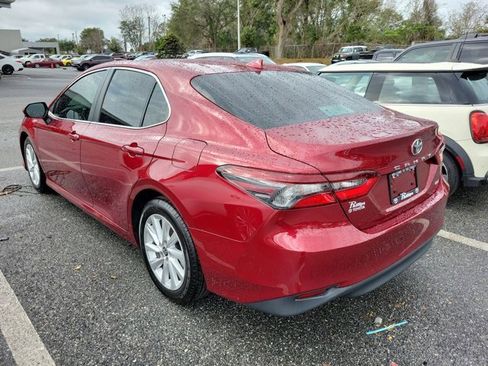Used 2022 Toyota Camry LE image 6