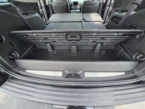 Used 2017 Chevrolet Tahoe LT w/ Luxury Package AWD/4WD image 35