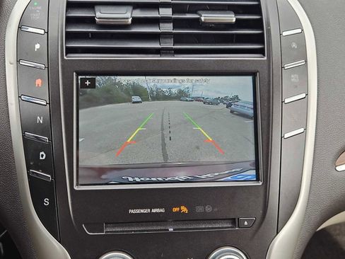 Used 2018 Lincoln MKC Select w/ Select Plus Package image 18