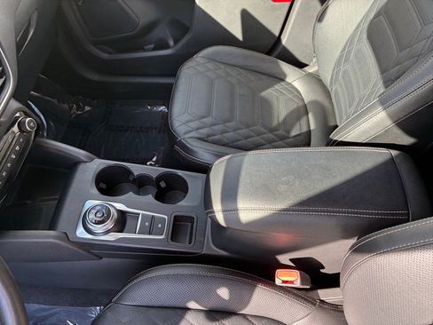 Certified 2023 Ford Escape Platinum w/ Premium Technology Package image 15