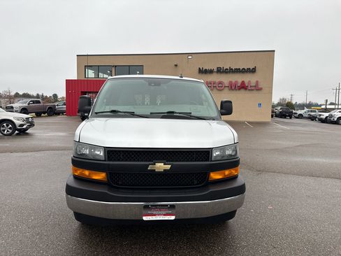 Used 2021 Chevrolet Express 3500 w/ Driver Convenience Package image 8