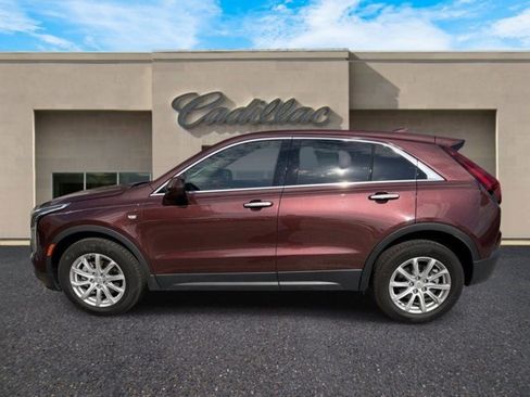 Certified 2023 Cadillac XT4 Luxury w/ Cold Weather Package FWD image 8