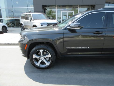Used 2024 Jeep Grand Cherokee L Limited w/ Trailer Tow Package AWD/4WD image 2