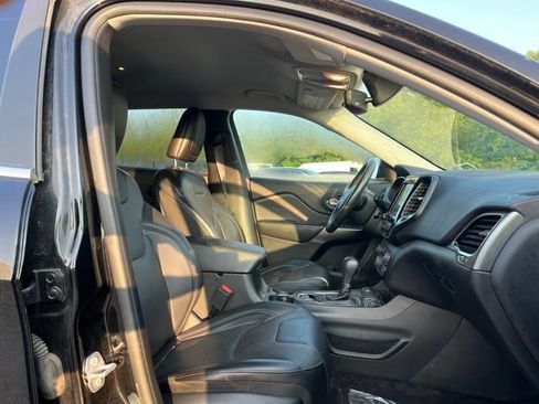 Used 2019 Jeep Cherokee Limited AWD/4WD image 15