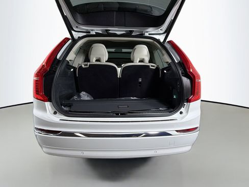 Certified 2023 Volvo XC90 B6 Ultimate w/ Lounge Package image 27