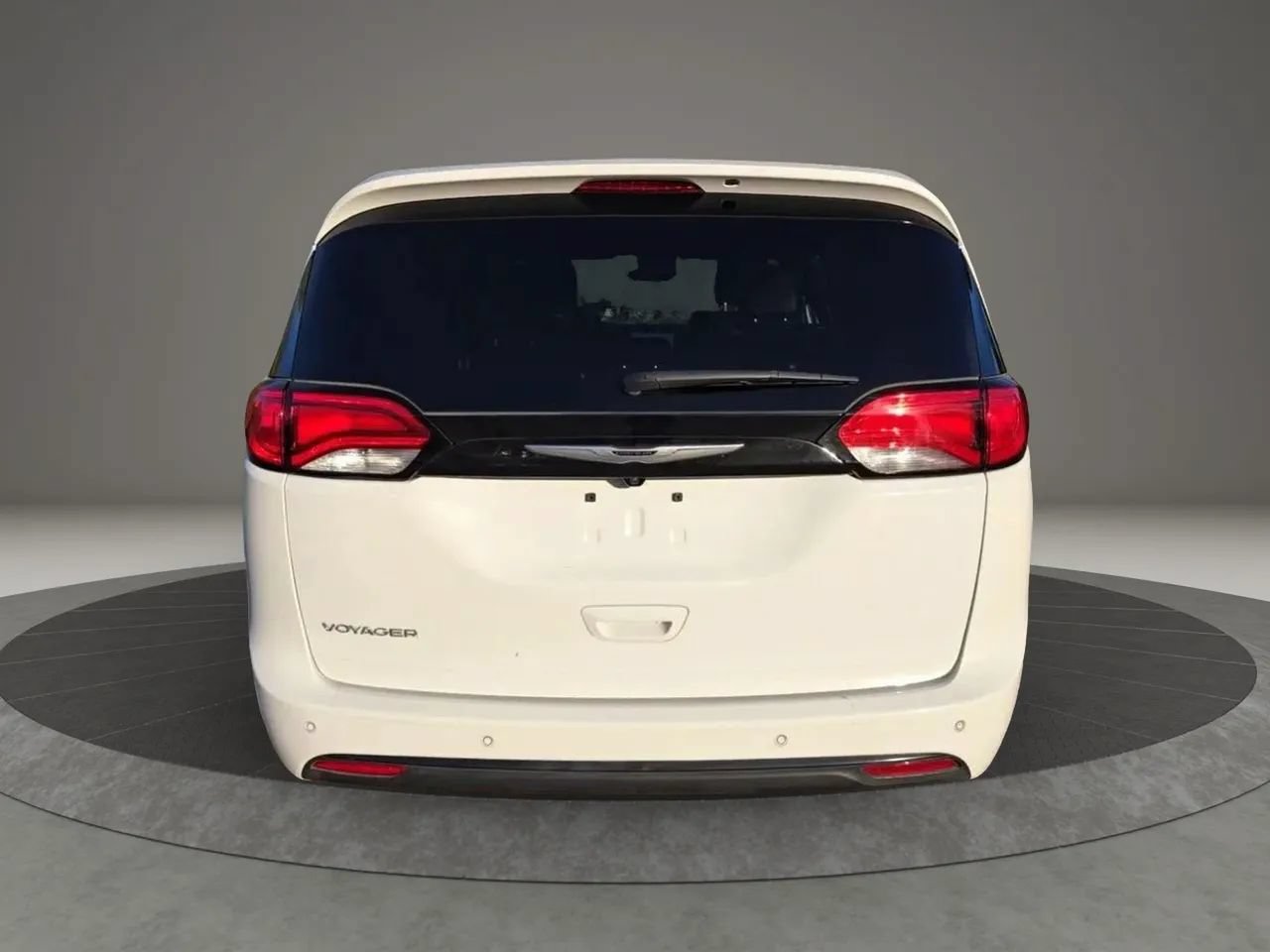 Used 2026 Chrysler Voyager LX FWD image 5