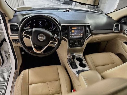 Used 2016 Jeep Grand Cherokee Limited AWD/4WD image 18