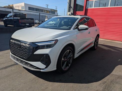 Used 2023 Audi Q4 e-tron Premium Plus w/ Premium Plus image 6