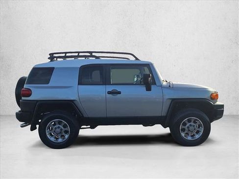 Used 2012 Toyota FJ Cruiser image 4