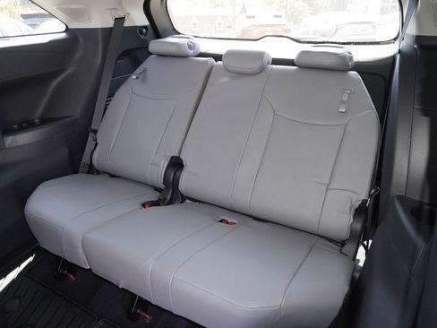 Certified 2026 Toyota Sienna XLE FWD image 10