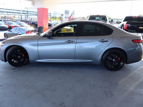 Used 2020 Alfa Romeo Giulia w/ Nero Edizione image 10