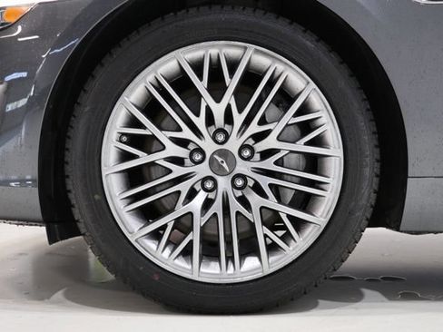 Used 2021 Genesis G90 3.3T Premium RWD image 11