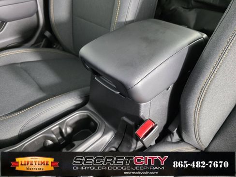 New 2025 Jeep Gladiator Sport image 25