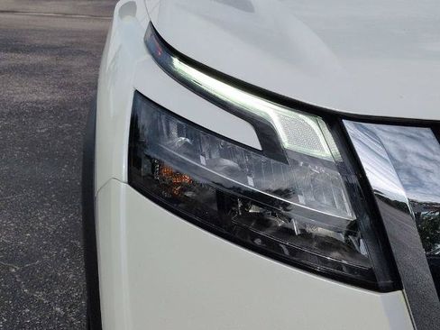 Certified 2023 Nissan Pathfinder SV FWD image 10