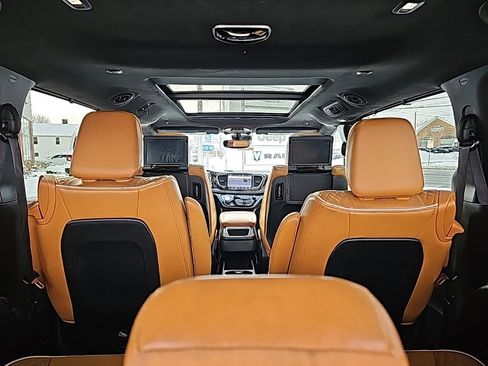 Certified 2022 Chrysler Pacifica Pinnacle image 28