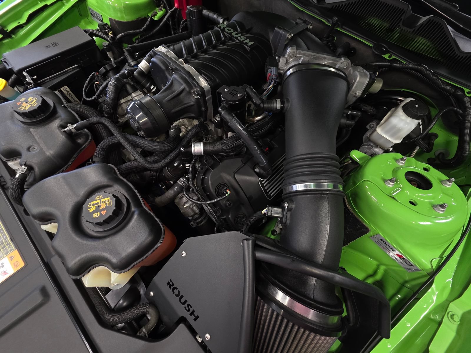 Used 2013 Ford Mustang GT Premium w/ Electronics Pkg RWD image 46