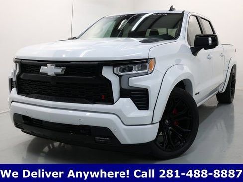 Used 2025 Chevrolet Silverado 1500 RST AWD/4WD image 2