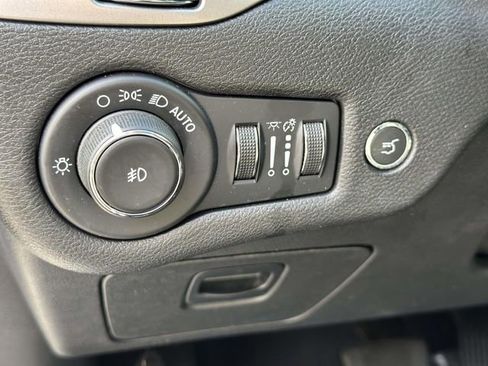 Used 2021 Jeep Cherokee Limited w/ Elite Package image 22