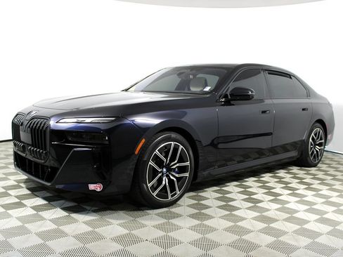 Used 2023 BMW i7 xDrive60 AWD/4WD image 43