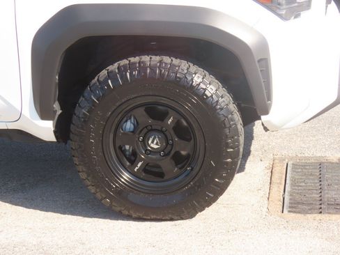 Used 2025 Toyota 4Runner SR5 RWD image 7