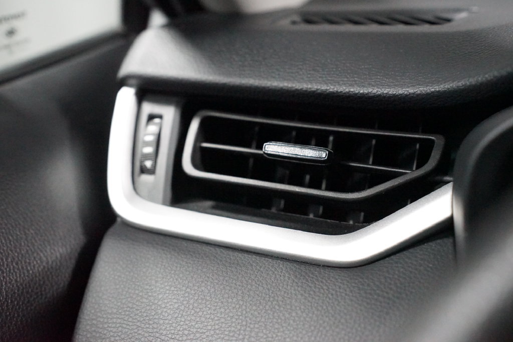 Certified 2025 Toyota RAV4 XLE FWD image 25