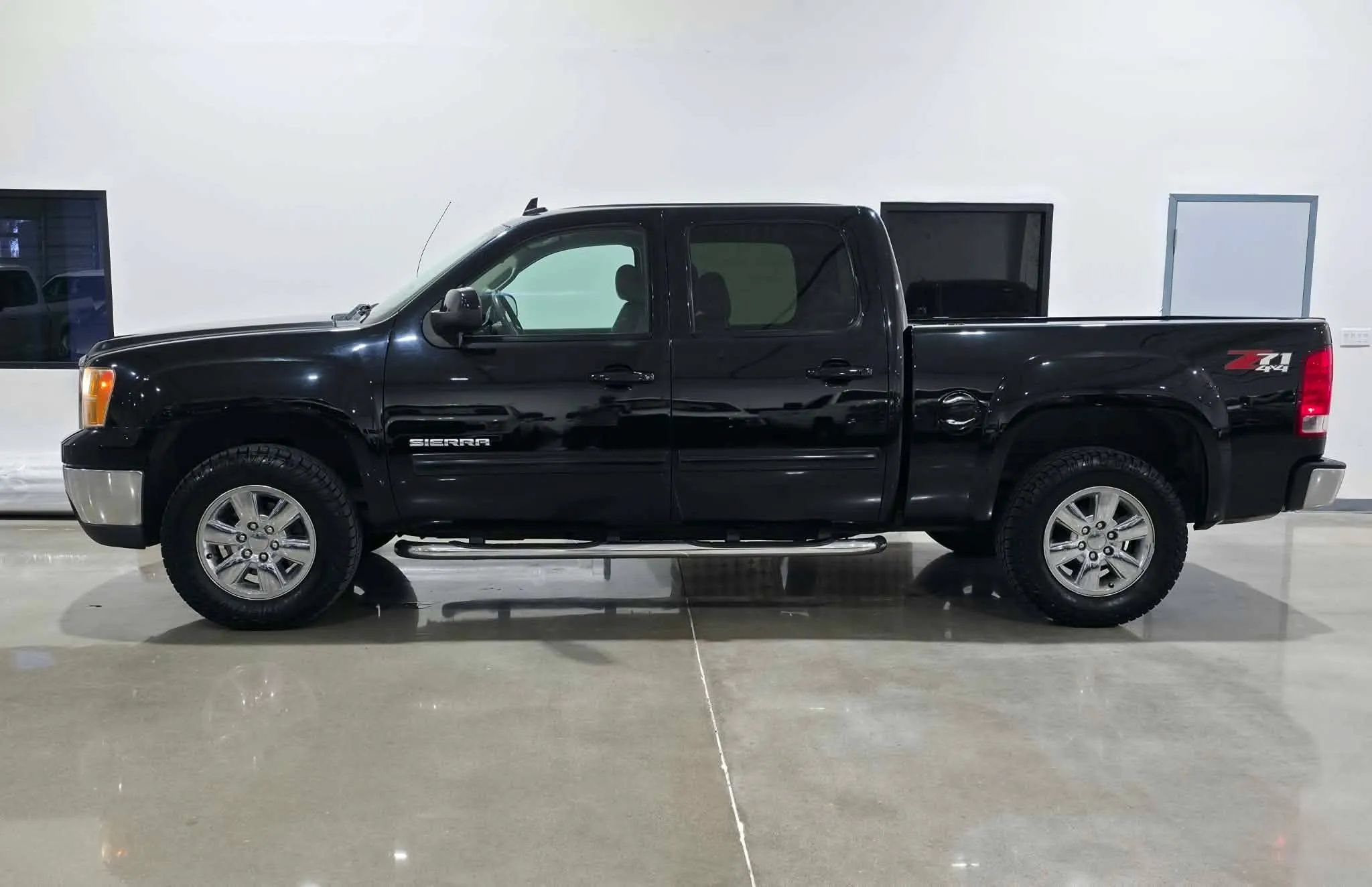 Used 2012 GMC Sierra 1500 SLT w/ SLT Convenience Package AWD/4WD image 7