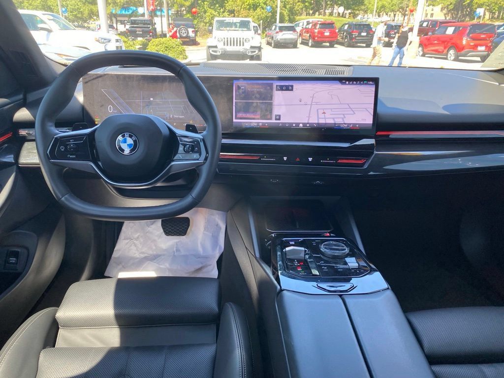 Used 2024 BMW 530i xDrive AWD/4WD image 8