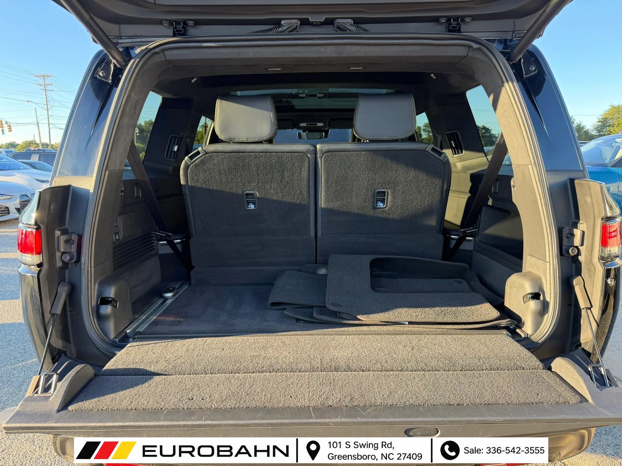 Used 2025 Rivian R1S Adventure Dual AWD/4WD image 30