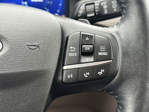 Used 2020 Ford Escape Titanium AWD/4WD image 17