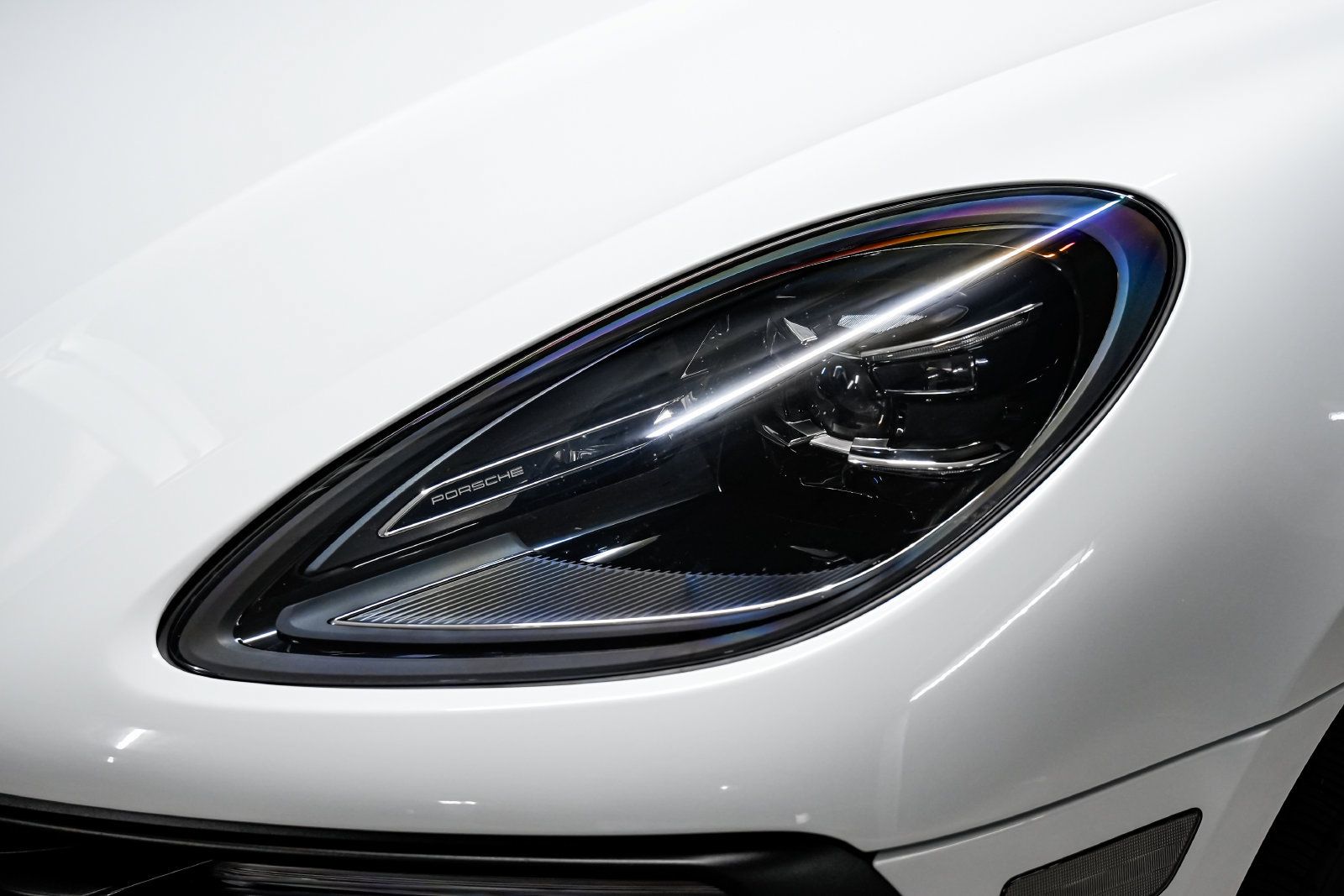 Used 2024 Porsche Macan S AWD/4WD image 41