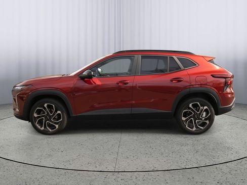 Used 2024 Chevrolet Trax RS w/ Driver Confidence Package FWD image 17