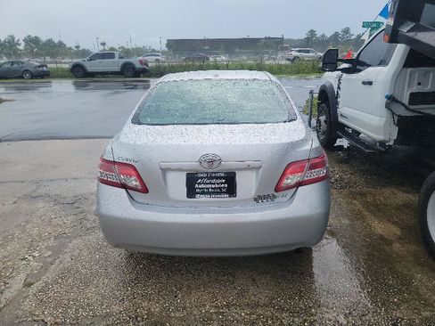 Used 2011 Toyota Camry LE w/ LE Extra-Value Pkg FWD image 6