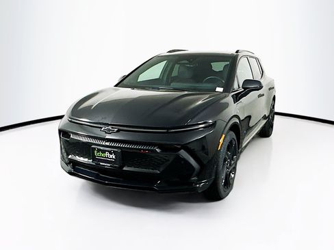 Used 2024 Chevrolet Equinox EV RS FWD image 3