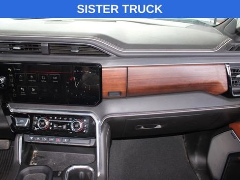 Used 2024 GMC Sierra 3500 Denali Ultimate AWD/4WD image 27