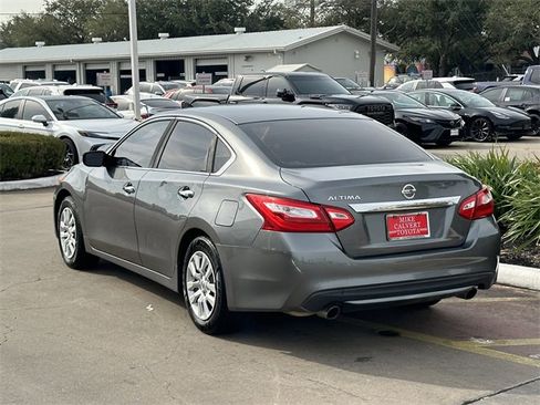 Used 2017 Nissan Altima 2.5 S w/ Power Driver Seat Package image 5